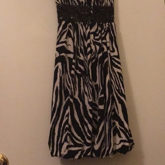 Dress - Picture 2 of 5